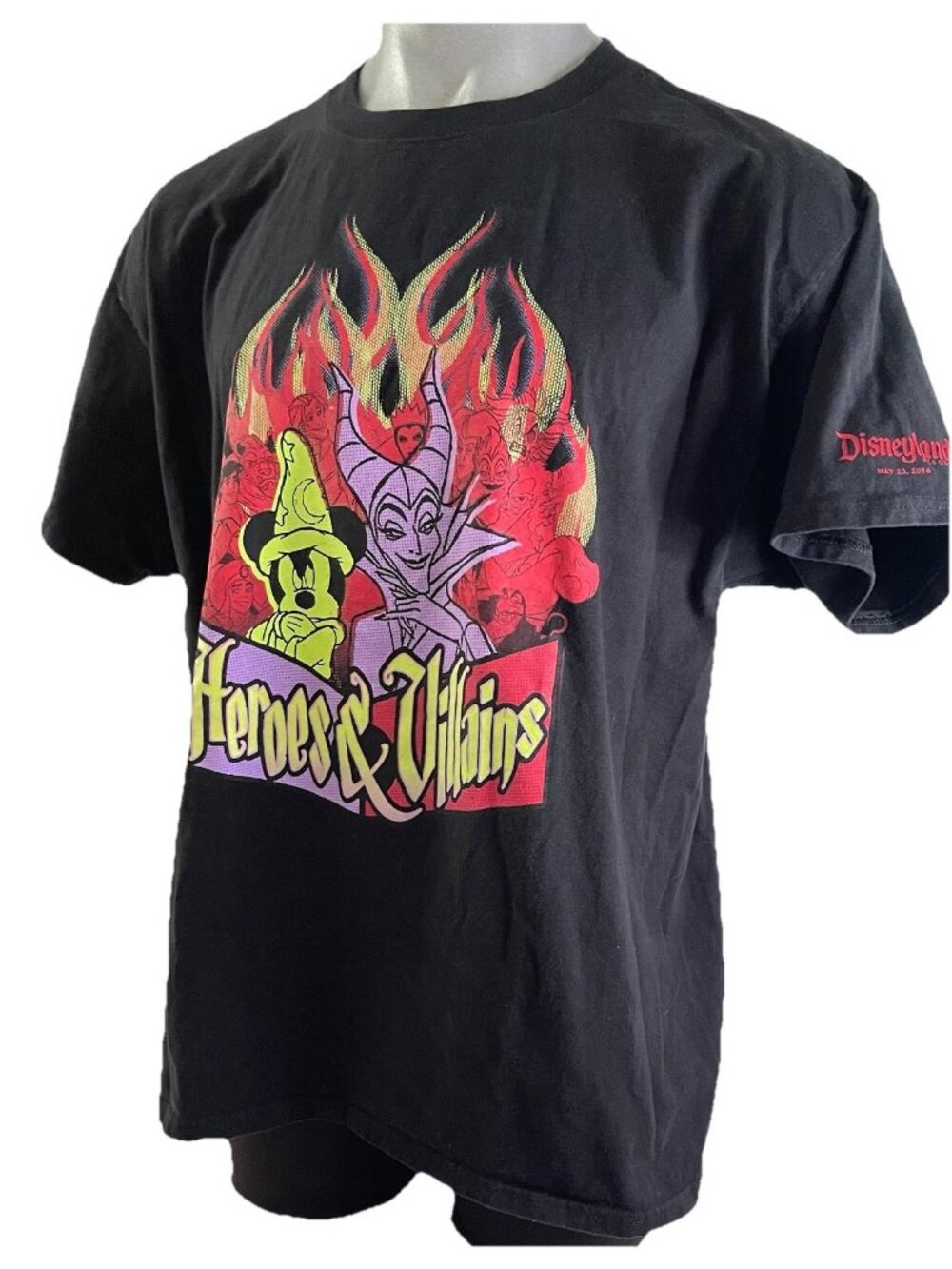 Disneyland Heroes & Villains T Shirt XL 2014 Rock Your Disney Side Event Tee GLO
